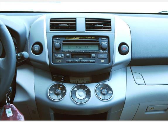 丰田RAV4(进口) 2006款 2.4 豪华型 中控类   中控台