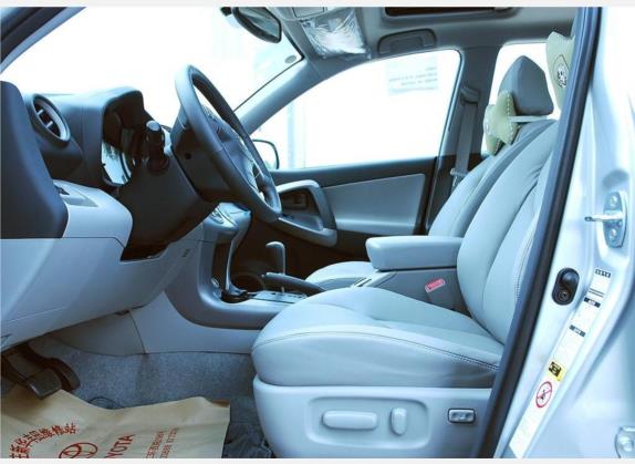 丰田RAV4(进口) 2006款 2.4 豪华型 车厢座椅   前排空间