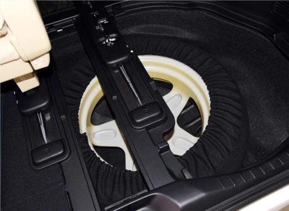 埃尔法 2015款 3.5L 尊贵版 其他细节类   备胎
