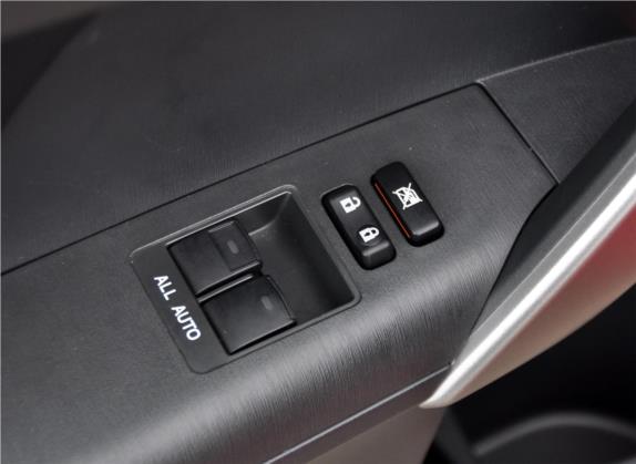 杰路驰 2011款 2.5L 豪华版 车厢座椅   门窗控制