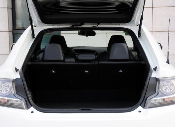 杰路驰 2014款 2.5L 豪华版 车厢座椅   后备厢