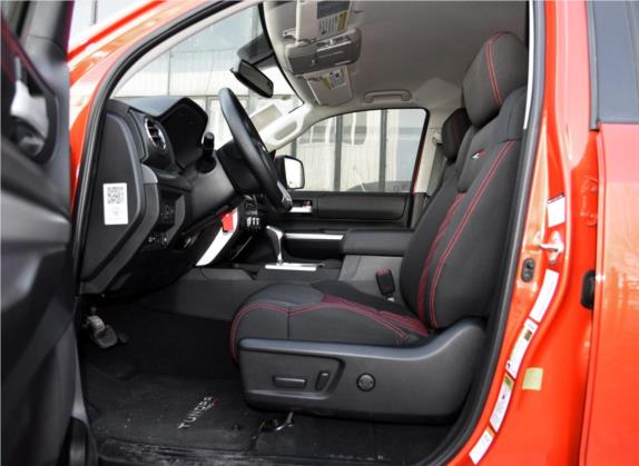 坦途 2014款 5.7L TRD Pro 车厢座椅   前排空间