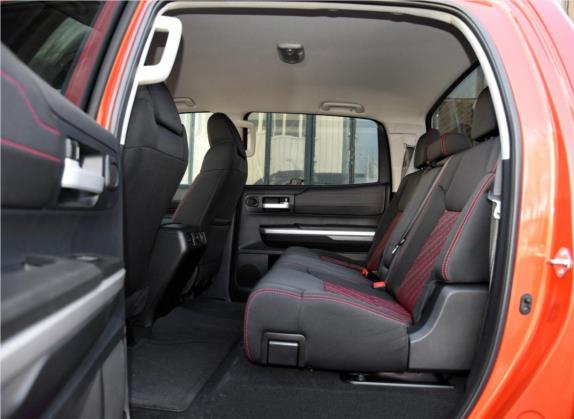 坦途 2014款 5.7L TRD Pro 车厢座椅   后排空间