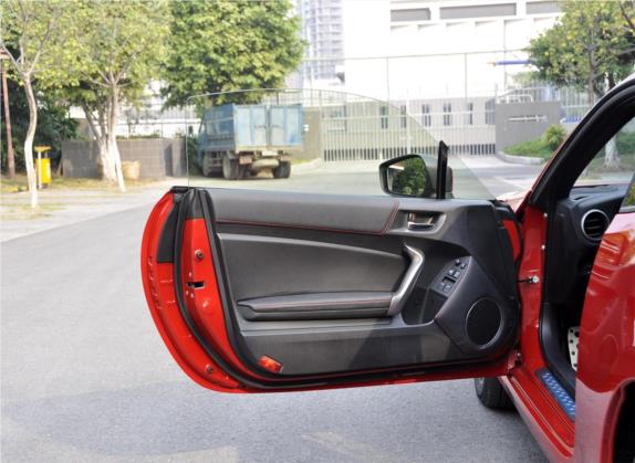 丰田86 2013款 2.0L 手动豪华型 车厢座椅   前门板