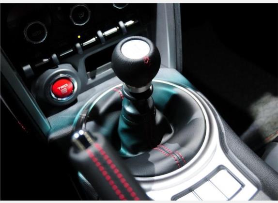 丰田86 2013款 2.0L 手动豪华型 中控类   挡把