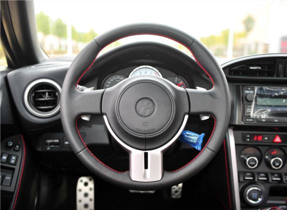 丰田86 2013款 2.0L 自动豪华型 中控类   驾驶位