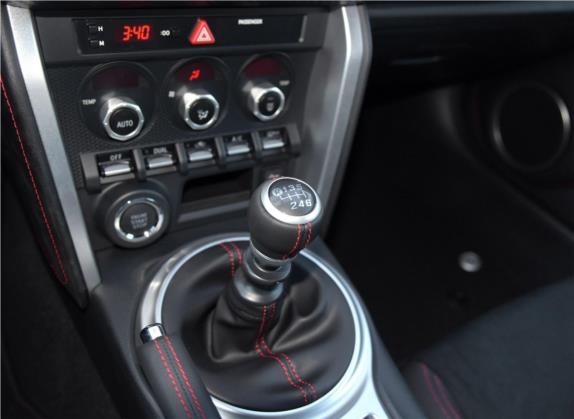丰田86 2014款 2.0L 手动豪华型 中控类   挡把