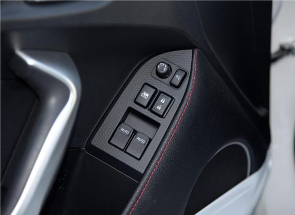 丰田86 2014款 2.0L 手动豪华型 车厢座椅   门窗控制