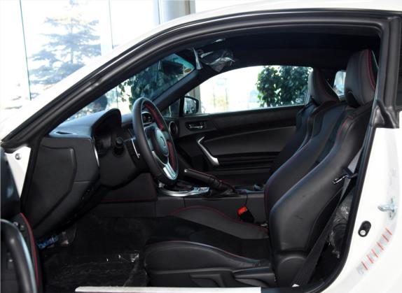 丰田86 2014款 2.0L 自动豪华型 车厢座椅   前排空间