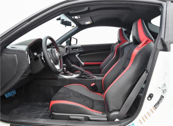 丰田86 2019款 2.0L 自动豪华版 车厢座椅   前排空间