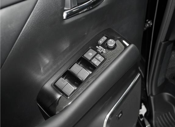 威尔法 2021款 皇冠 双擎 2.5L HV至尊版 车厢座椅   门窗控制