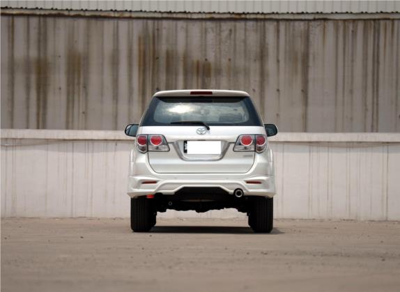 Fortuner 2015款 2.7L 标准版 外观   正后