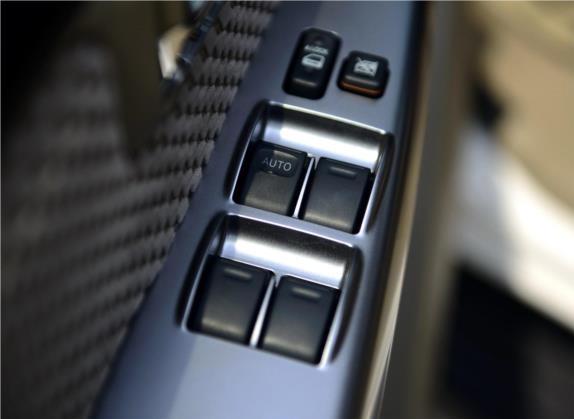 Fortuner 2015款 2.7L 标准版 车厢座椅   门窗控制