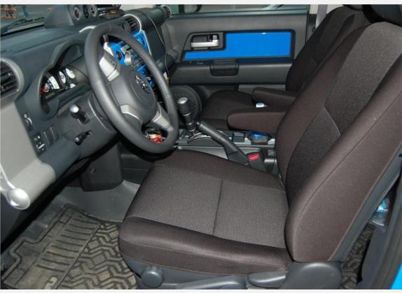 FJ 酷路泽 2007款 4.0L 车厢座椅   前排空间