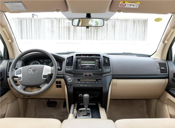 兰德酷路泽(进口) 2015款 4.0L V6 中东低配版 中控类   中控全图