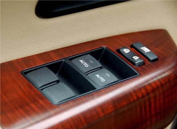 红杉 2010款 5.7 白金版 车厢座椅   门窗控制