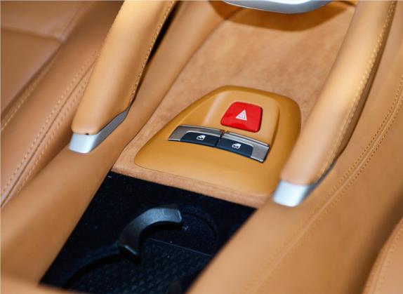 法拉利FF 2012款 6.3L V12 车厢座椅   门窗控制