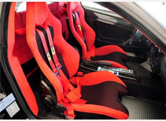 法拉利F430 2009款 Scuderia Coupe 4.3 车厢座椅   前排空间