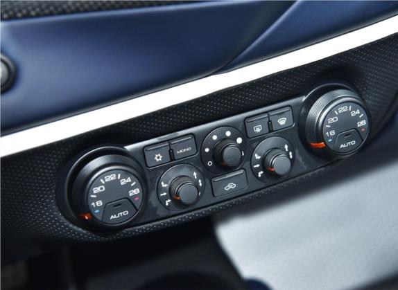 法拉利488 2019款 488 Pista Spider 中控类   中控台