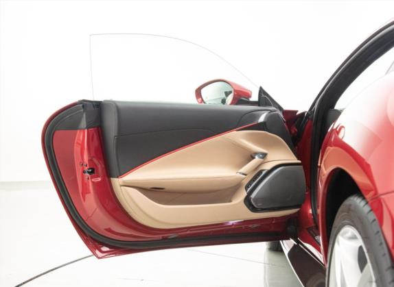 Roma 2020款 3.9T V8 车厢座椅   前门板