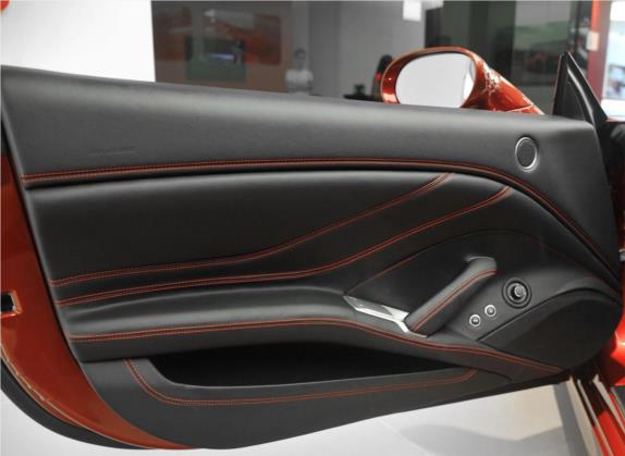 California T 2015款 3.9T 标准型 车厢座椅   前门板