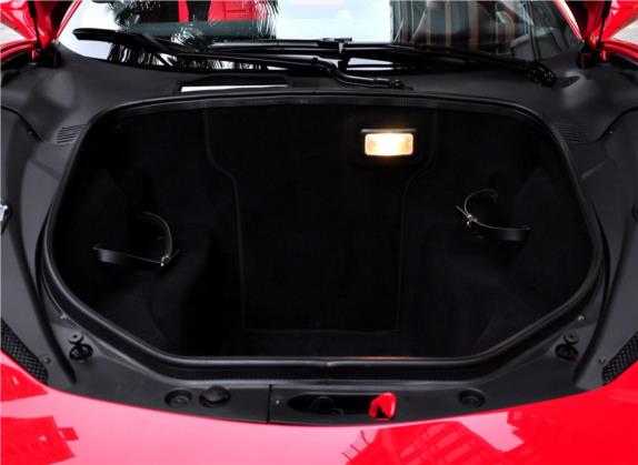 法拉利458 2013款 4.5L Spider 车厢座椅   后备厢