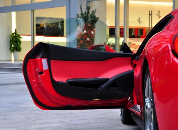 法拉利458 2013款 4.5L Spider 车厢座椅   前门板