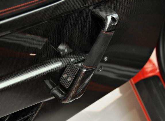 法拉利458 2014款 4.5L Speciale 车厢座椅   门窗控制