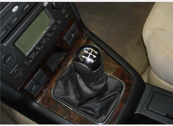 蒙迪欧 2005款 2.0L 经典型 中控类   挡把