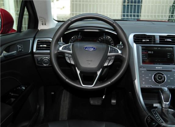 蒙迪欧 2013款 2.0L GTDi240豪华运动型 中控类   驾驶位