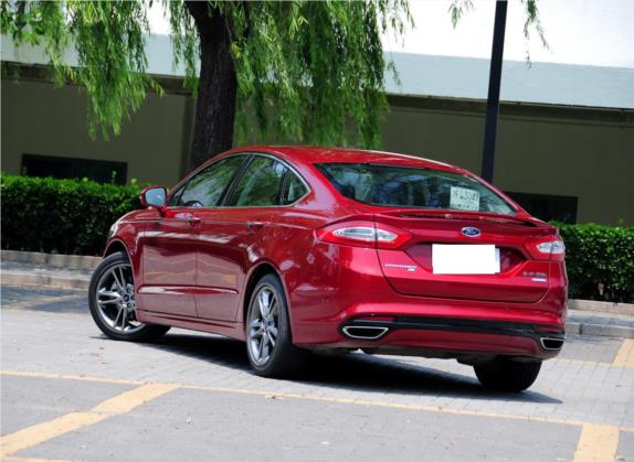 蒙迪欧 2013款 2.0L GTDi240豪华运动型 外观   斜后