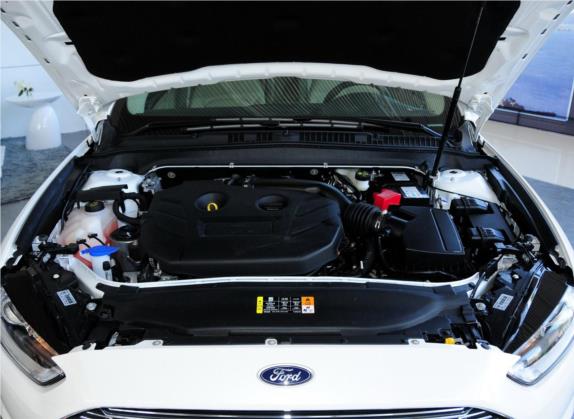 蒙迪欧 2013款 2.0L GTDi200时尚型 其他细节类   发动机舱