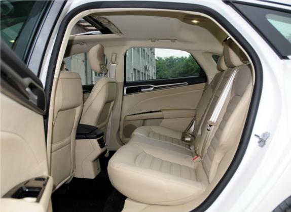 蒙迪欧 2013款 2.0L GTDi200豪华型 车厢座椅   后排空间