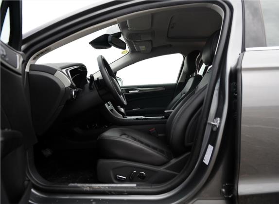 蒙迪欧 2013款 2.0L GTDi240旗舰型 车厢座椅   前排空间