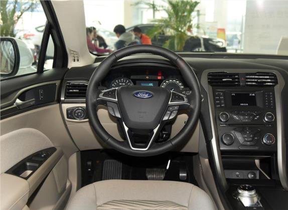 蒙迪欧 2017款 EcoBoost 180 舒适型 中控类   驾驶位