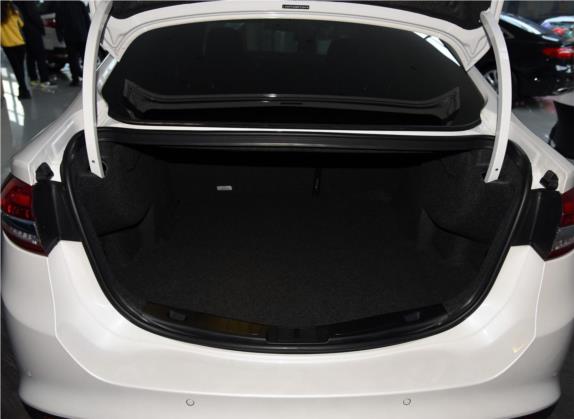 蒙迪欧 2017款 EcoBoost 200 时尚型 车厢座椅   后备厢