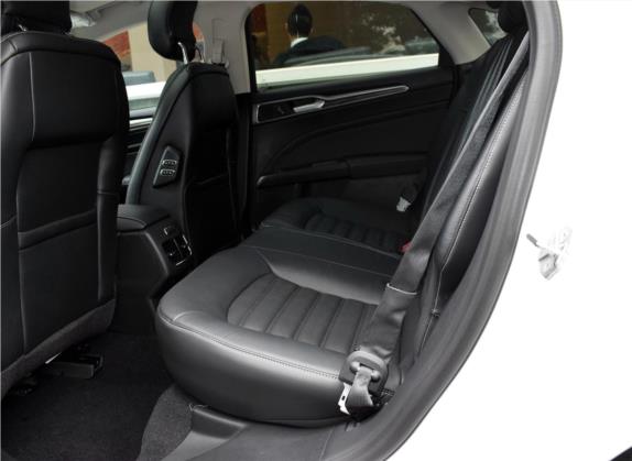 蒙迪欧 2017款 EcoBoost 245 至尊型 车厢座椅   后排空间