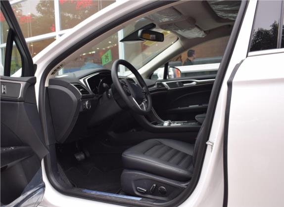 蒙迪欧 2017款 2.0L HEV 智豪型 车厢座椅   前排空间