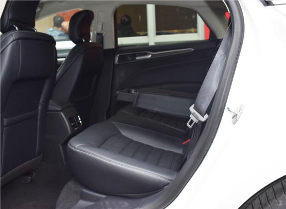 蒙迪欧 2017款 2.0L HEV 智豪型 车厢座椅   后排空间