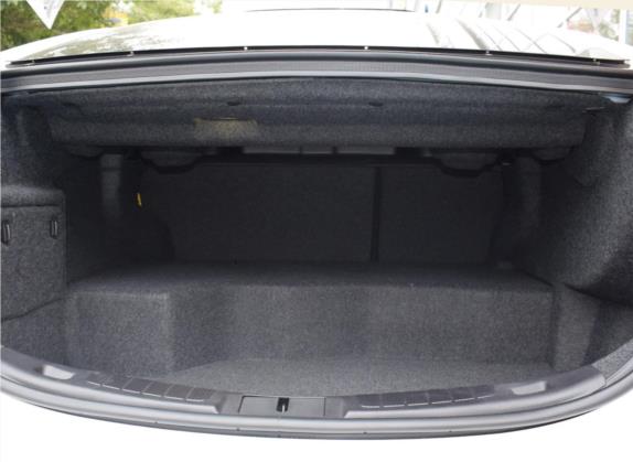 蒙迪欧 2017款 2.0L HEV 智豪型 车厢座椅   后备厢