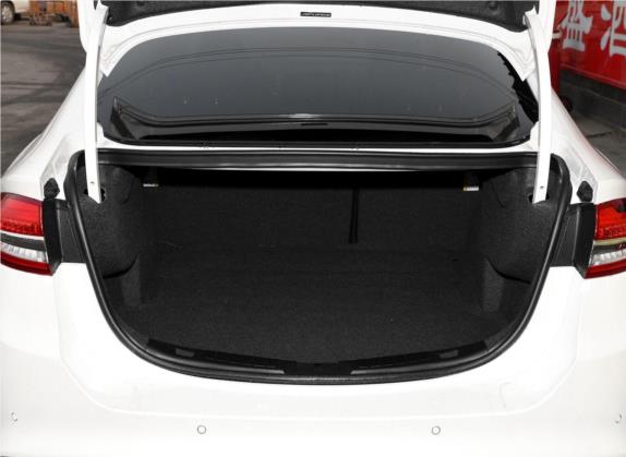 蒙迪欧 2017款 改款 EcoBoost 180 时尚型 车厢座椅   后备厢