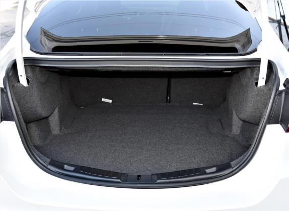 蒙迪欧 2017款 改款 EcoBoost 180 豪华型 车厢座椅   后备厢