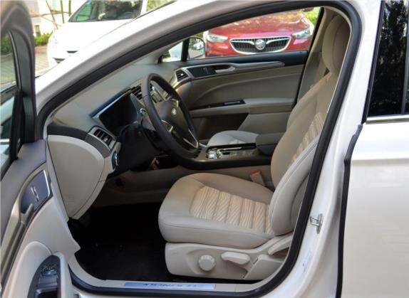 蒙迪欧 2018款 EcoBoost 180 舒适型 车厢座椅   前排空间