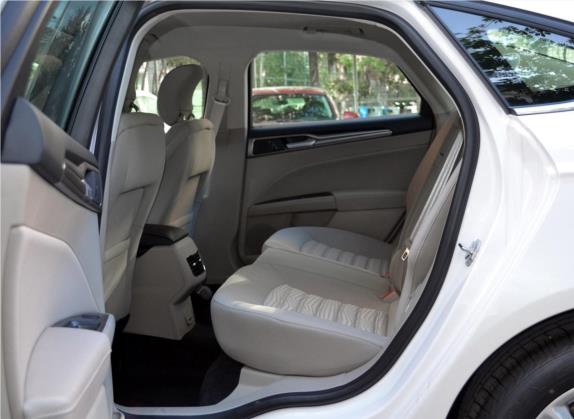 蒙迪欧 2018款 EcoBoost 180 舒适型 车厢座椅   后排空间