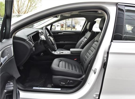 蒙迪欧 2018款 EcoBoost 200 豪华型 车厢座椅   前排空间