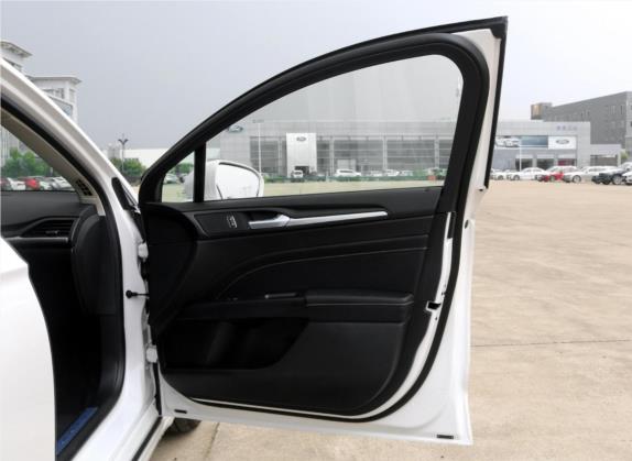蒙迪欧 2018款 EcoBoost 245 豪华运动型 车厢座椅   前门板