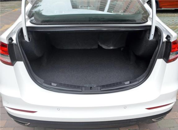 蒙迪欧 2018款 EcoBoost 200 智控时尚型 国V 车厢座椅   后备厢