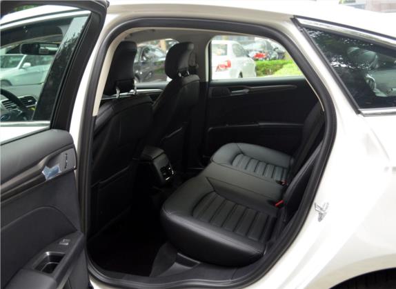 蒙迪欧 2018款 EcoBoost 180 智控豪华型 国V 车厢座椅   后排空间