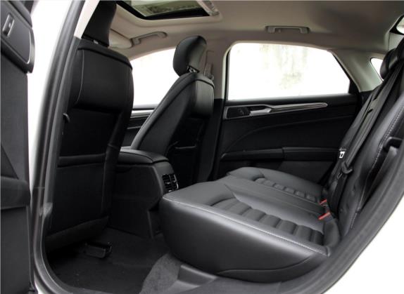蒙迪欧 2018款 EcoBoost 200 智控豪华型 国VI 车厢座椅   后排空间