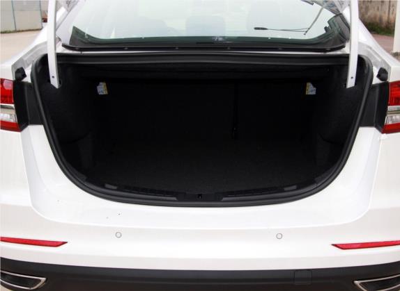 蒙迪欧 2018款 EcoBoost 200 智控豪华型 国VI 车厢座椅   后备厢